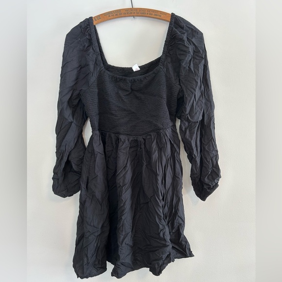 Old Navy Dresses & Skirts - Old Navy large Black long sleeve scrunch top mini Dress